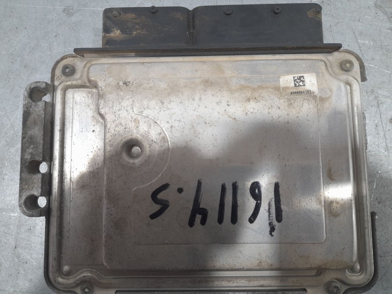 Recambio de centralita motor uce para opel zafira b cosmo referencia OEM IAM 55205622 BOSCH 0281014024