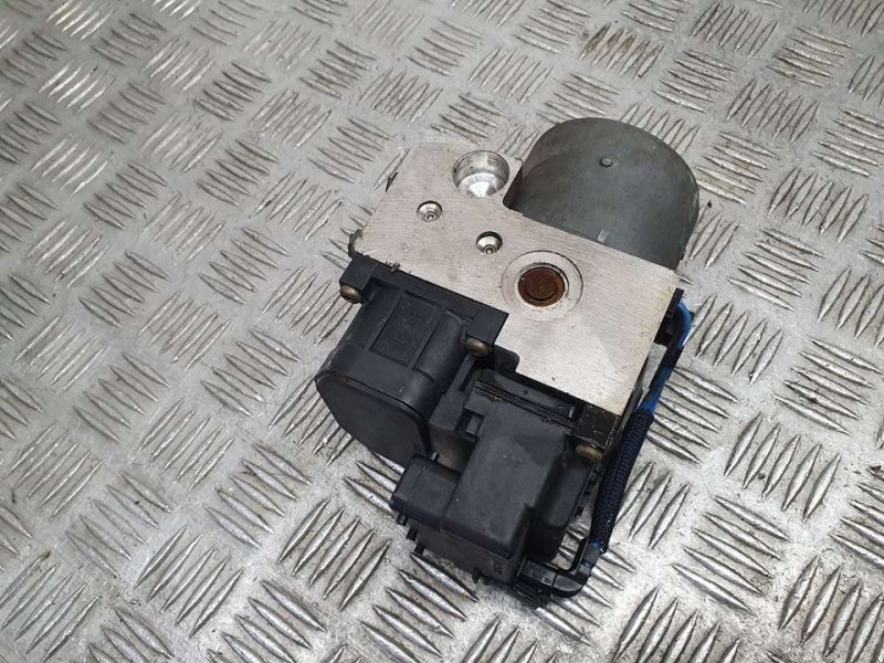 Recambio de abs para nissan almera (n16/e) acenta referencia OEM IAM 476605M306 0265216899 BOSCH