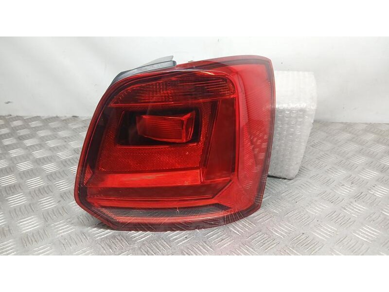 Recambio de piloto trasero derecho para volkswagen polo (6r1) advance referencia OEM IAM 6C0945096F  