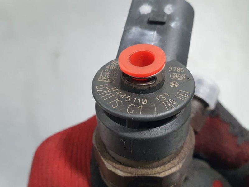Recambio de inyector para bmw x5 (e53) 3.0 turbodiesel cat referencia OEM IAM 7789661 0445110131 BOSCH