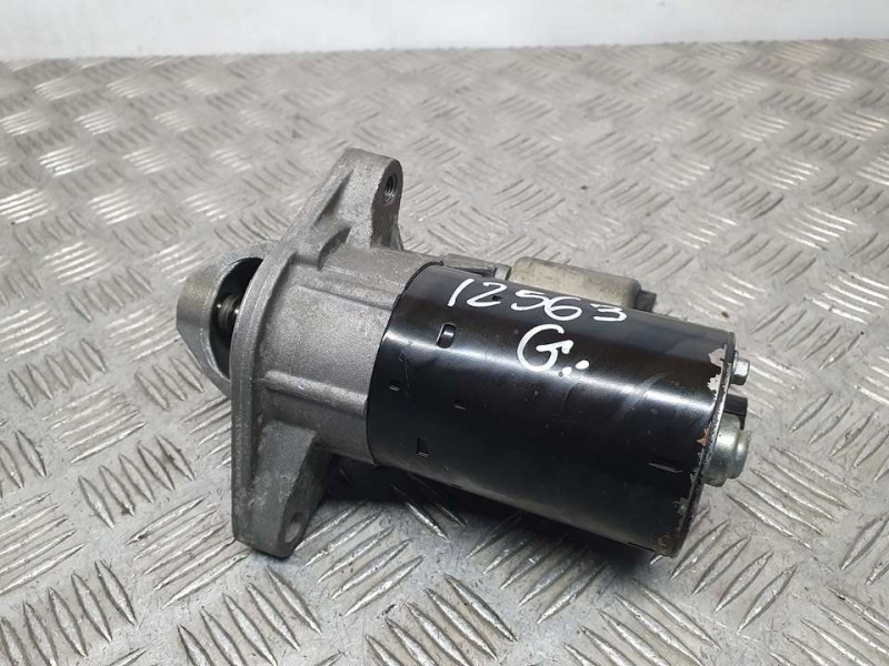 Recambio de motor arranque para toyota auris active referencia OEM IAM 0001107531 BOSCH 