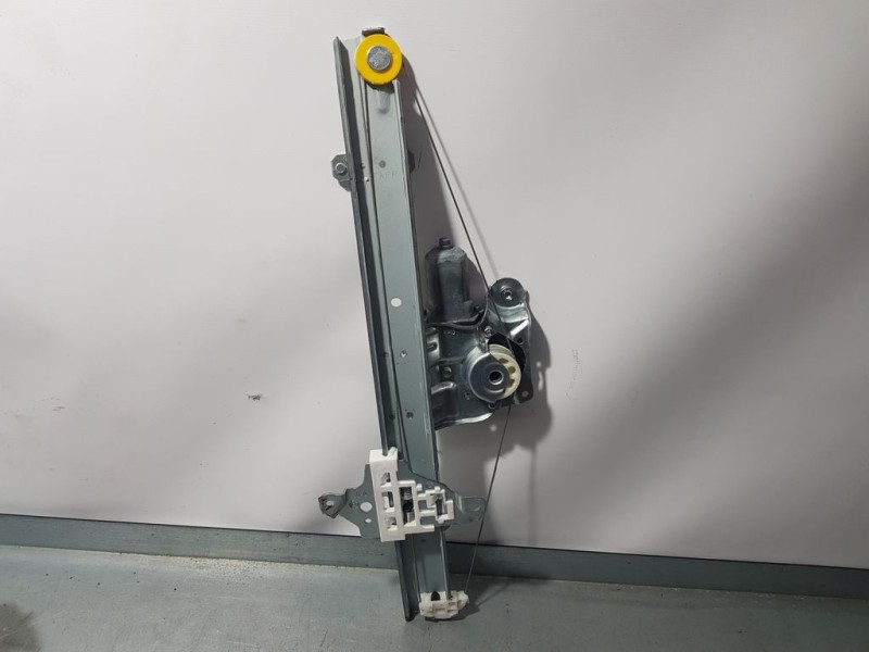 Recambio de elevalunas delantero derecho para nissan micra v (k14) visia referencia OEM IAM 807205FA2A  ELECTRICO 6 PINS
