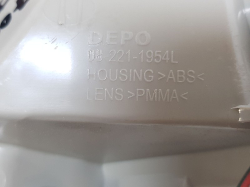 Recambio de piloto trasero izquierdo exterior para hyundai ix35 (lm, el, elh) 2.0 referencia OEM IAM 924012Y000 DEPO 082211954L