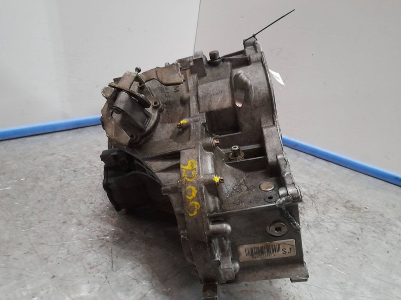 Recambio de caja cambios para opel zafira a elegance referencia OEM IAM 24451453  5VELOCIDADES