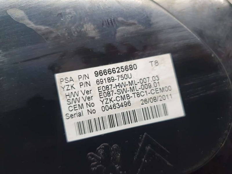 Recambio de cuadro instrumentos para peugeot 3008 active referencia OEM IAM 9666625680 69189750U 