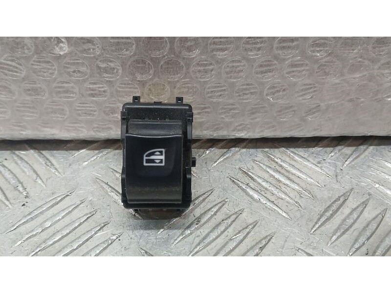 Recambio de mando elevalunas delantero derecho para renault clio iv business referencia OEM IAM 254218614r  10023874