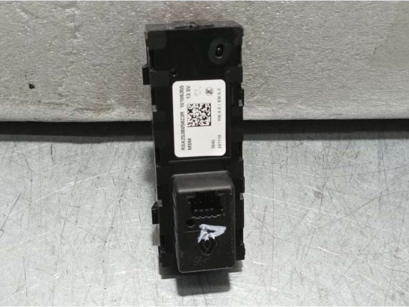 Recambio de mando multifuncion para renault kadjar experience referencia OEM IAM 253B05623R  MANDO GPS Y RADIO