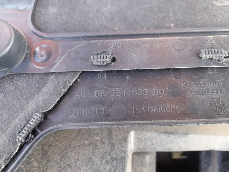 Recambio de tapa motor para peugeot 2008 ii (ud_, us_, uy_, uj_, ur_, uc_) 1.2 puretech 130 referencia OEM IAM 9825492380  