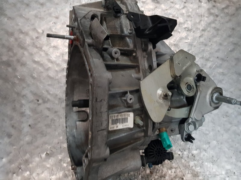 Recambio de caja cambios para dacia duster ambiance 4x2 referencia OEM IAM TL4075  6VELOCIDADES