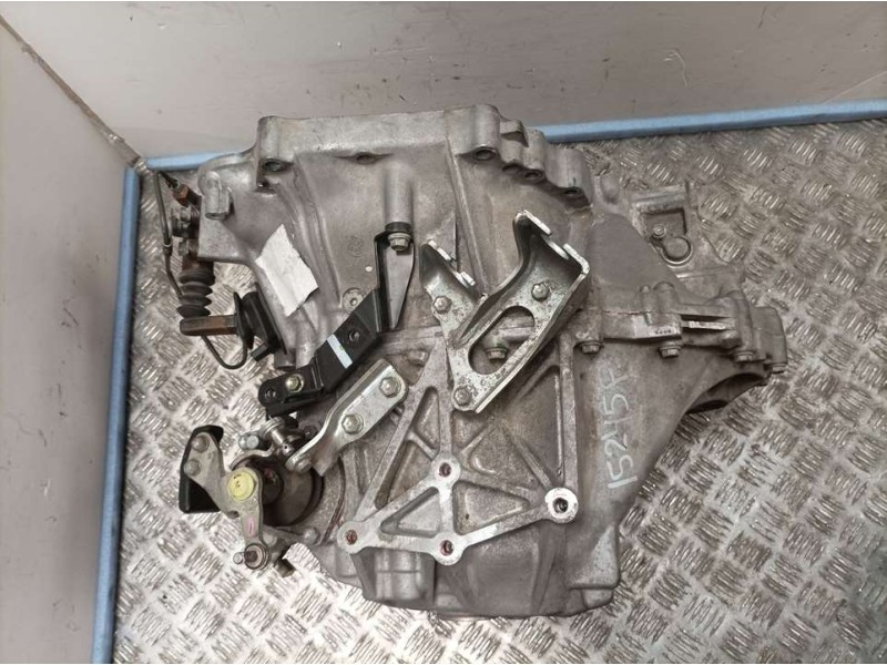 Recambio de caja cambios para toyota auris active referencia OEM IAM 3111520081  6VELOCIDADES