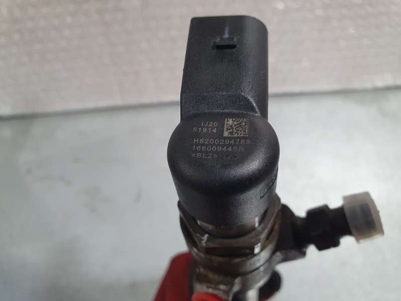 Recambio de inyector para renault scenic iii 1.5 dci diesel referencia OEM IAM H8200294788 166009445R CONTINENTAL