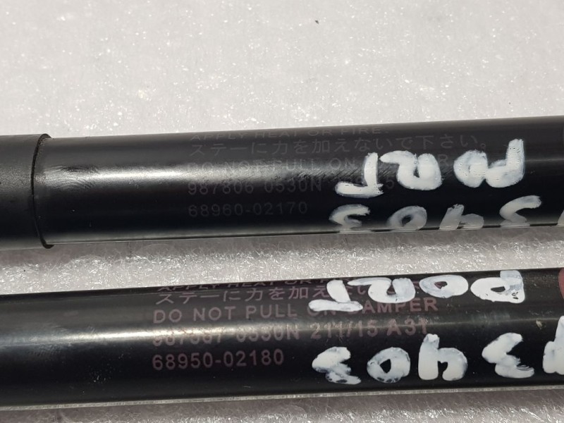 Recambio de amortiguadores maletero / porton para toyota auris hybrid active referencia OEM IAM 6895002180  530N