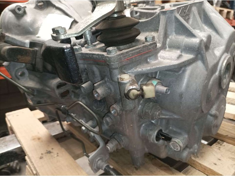 Recambio de caja cambios para toyota auris active referencia OEM IAM 3111520081  6VELOCIDADES