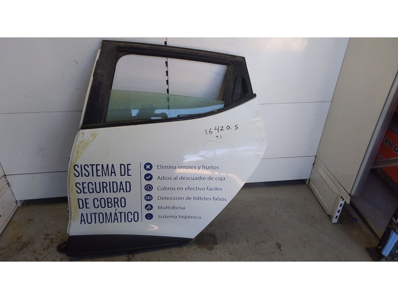 Recambio de puerta trasera izquierda para renault clio iv business referencia OEM IAM 821016892R  
