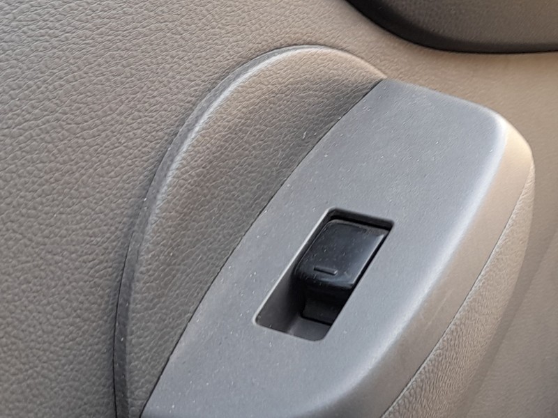 Recambio de mando elevalunas delantero derecho para nissan nv200 furgoneta 1.5 dci 85 (m20, m20m) referencia OEM IAM 254111FA0A 