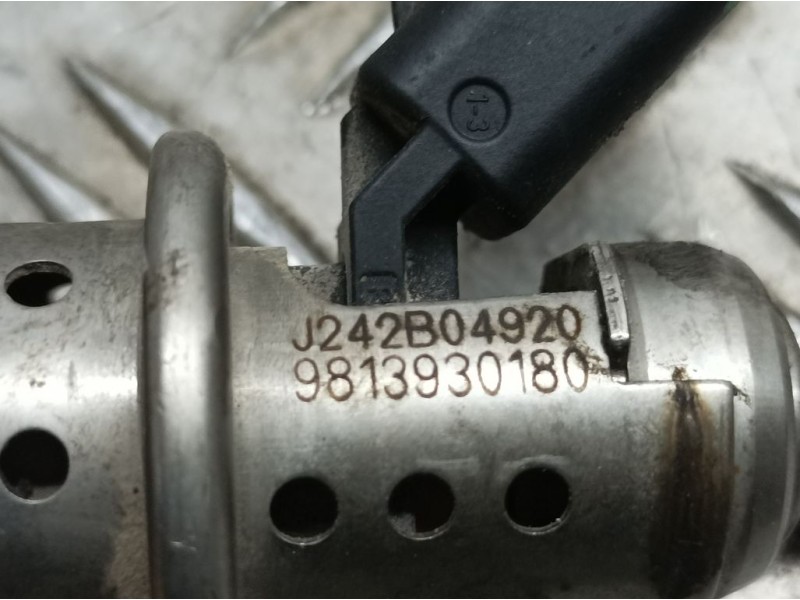 Recambio de inyector adblue para peugeot rifter active bluehdi 130 s&s eat8 standar referencia OEM IAM 9813930180  