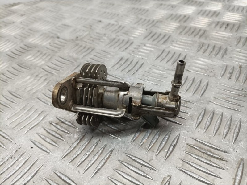 Recambio de inyector adblue para toyota land cruiser (j15) 2.8 cat referencia OEM IAM   SIN REFERENCIA