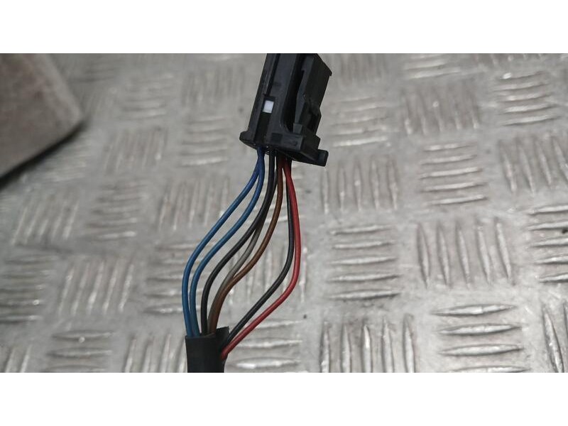 Recambio de retrovisor izquierdo para renault clio iv business referencia OEM IAM 963025724R ELECTRICO 7 CABLES 