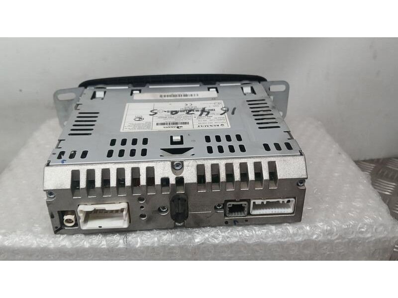 Recambio de sistema audio / radio para renault clio iv business referencia OEM IAM 281152874R  269779