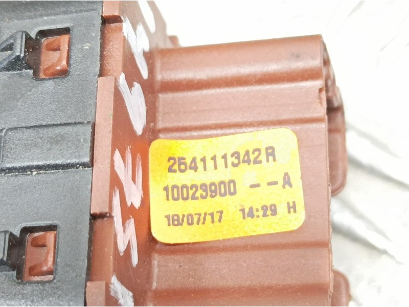 Recambio de mando elevalunas delantero izquierdo para dacia duster ambiance 4x2 referencia OEM IAM 254111342R  