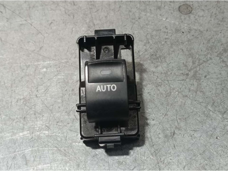 Recambio de mando elevalunas delantero derecho para toyota auris active referencia OEM IAM 848100D030  