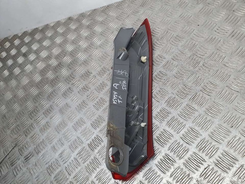 Recambio de piloto trasero izquierdo para honda cr-v comfort 4x2 referencia OEM IAM 5QH76K4UMA7F  SUPERIOR