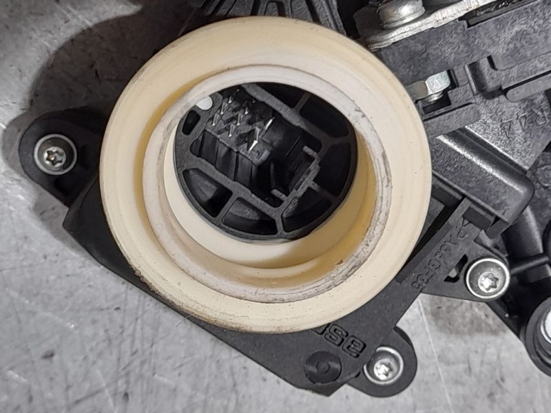 Recambio de elevalunas delantero derecho para toyota avensis (t27) advance referencia OEM IAM 8570102010 961920100 ELECTRICO 8 P