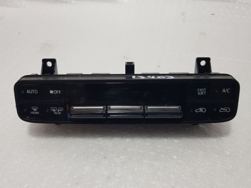 Recambio de mando climatizador para toyota auris hybrid active referencia OEM IAM 5590002820 6972D59B 