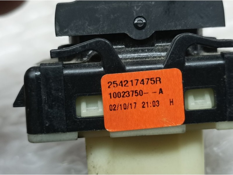 Recambio de mando elevalunas trasero izquierdo para dacia duster ambiance 4x2 referencia OEM IAM 254217475R  