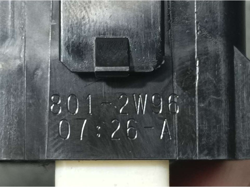 Recambio de mando elevalunas delantero derecho para toyota auris active referencia OEM IAM 848100D030  