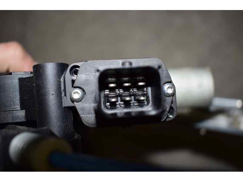 Recambio de elevalunas delantero izquierdo para opel corsa d excellence referencia OEM IAM  6 PINS ELECTRICO