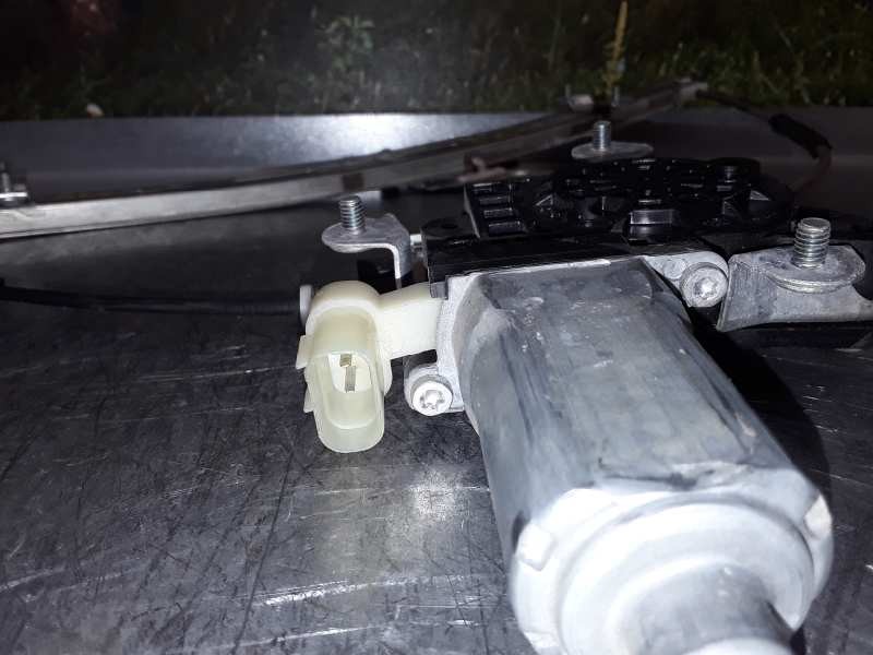 Recambio de elevalunas delantero derecho para hyundai i10 classic referencia OEM IAM  2 PINS ELECTRICO