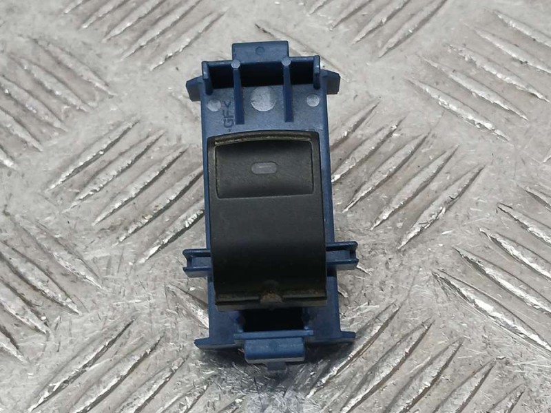 Recambio de mando elevalunas trasero derecho para toyota avensis (t27) advance referencia OEM IAM 8481005070  