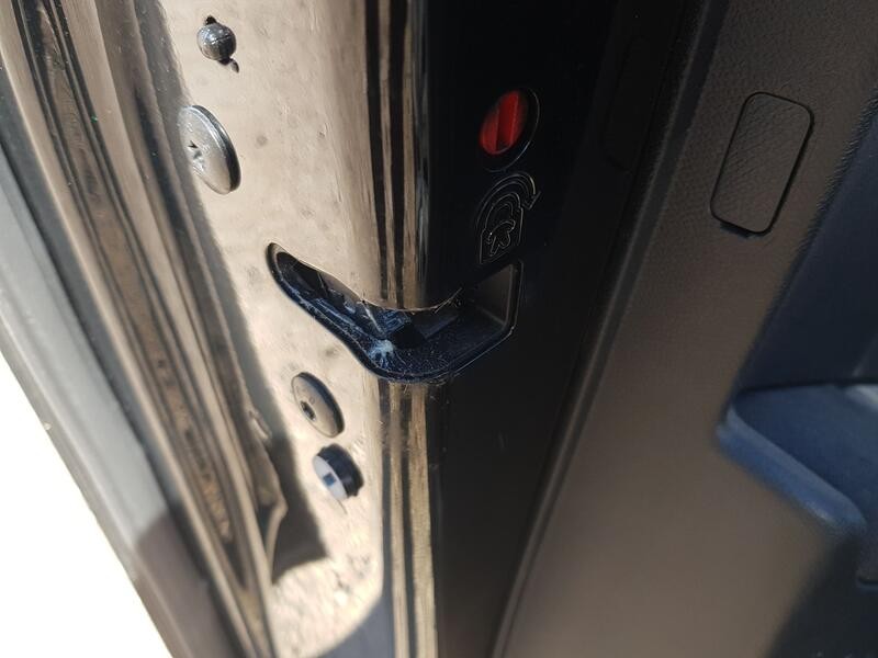 Recambio de cerradura puerta trasera izquierda para peugeot 208 ii (ub_, up_, uw_, uj_) 1.2 puretech 100 referencia OEM IAM 9844