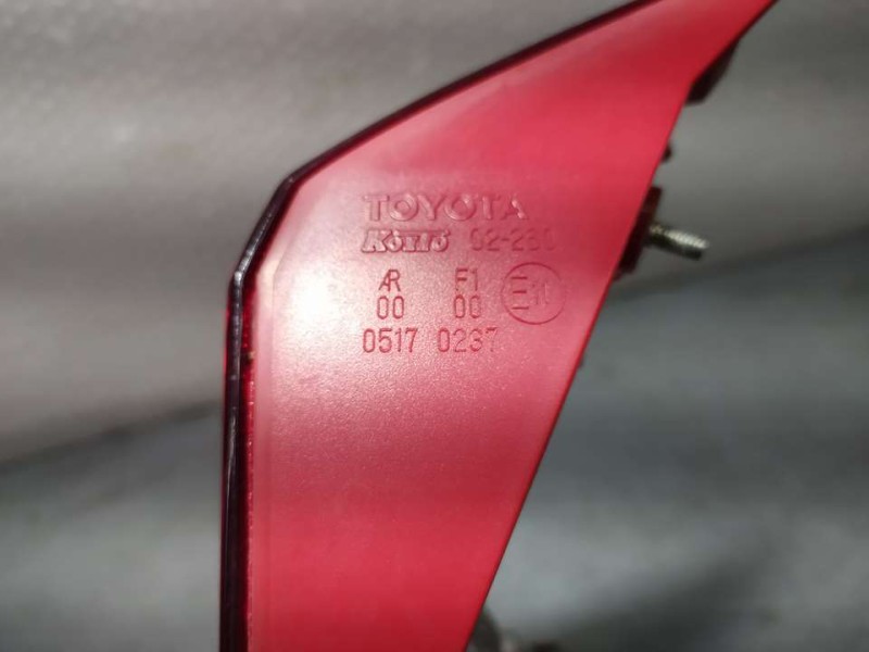 Recambio de piloto trasero derecho para toyota auris active referencia OEM IAM 05170237 KOITO INTERIOR