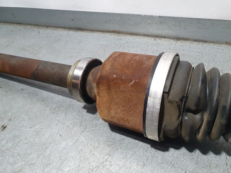 Recambio de transmision delantera derecha para peugeot 3008 allure referencia OEM IAM 9684135480  