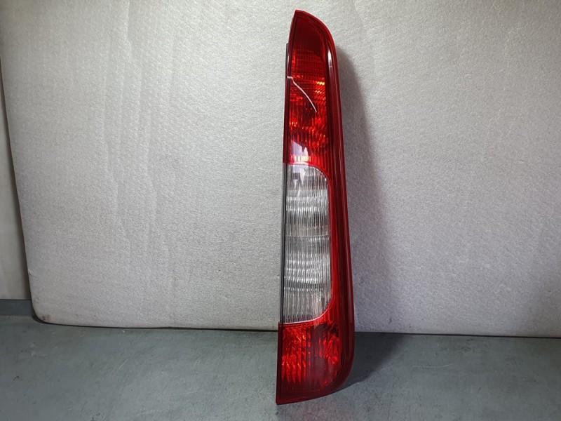 Recambio de piloto trasero derecho para ford focus c-max (cap) ambiente (d) referencia OEM IAM 3M5113A602AA 2SK008723 