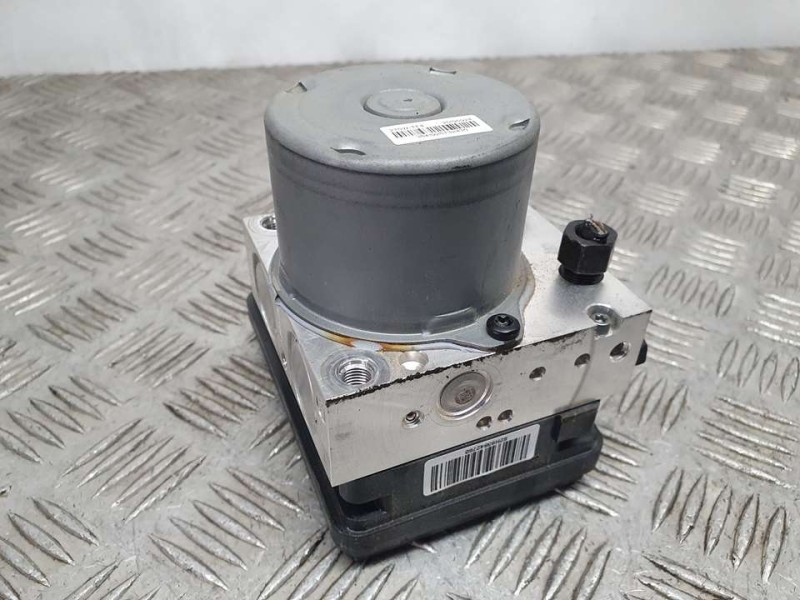 Recambio de abs para kia stonic (ybcuv) drive referencia OEM IAM 58920H8260  