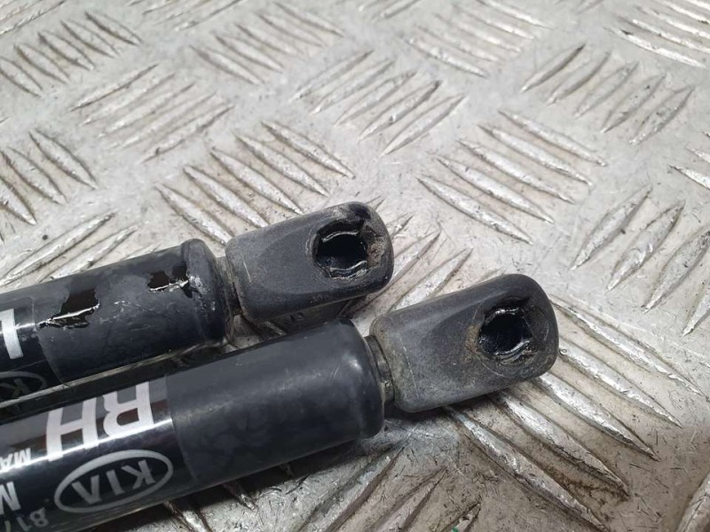 Recambio de amortiguadores maletero / porton para kia stonic (ybcuv) drive referencia OEM IAM 81780H8410  