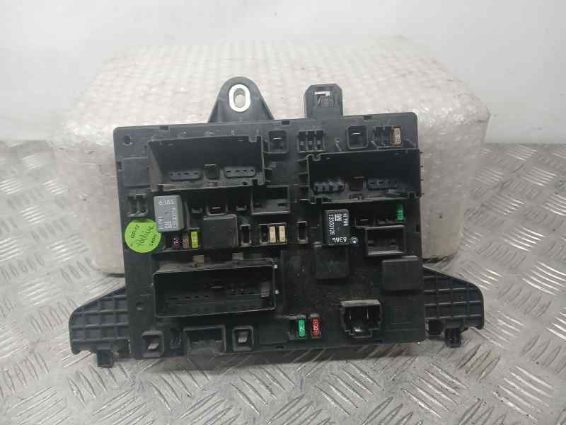 Recambio de caja reles / fusibles para opel astra j lim. sport referencia OEM IAM 13302300 365927271 