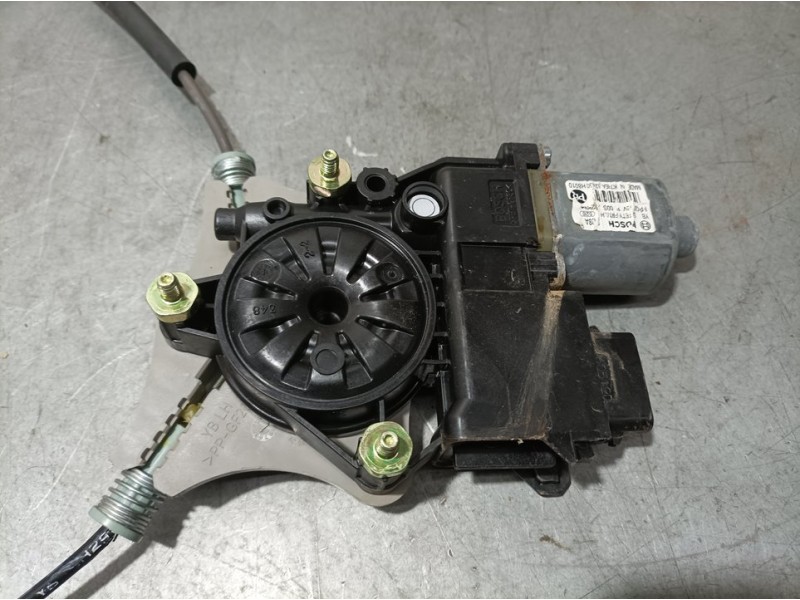 Recambio de elevalunas delantero izquierdo para kia stonic (ybcuv) drive referencia OEM IAM 82401H8110  ELECTRICO 6 PINS SIN REF