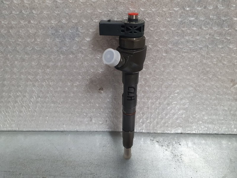 Recambio de inyector para volkswagen golf vii lim. (5g1) 1.6 16v tdi dpf referencia OEM IAM 04L130277AJ 0445110477 BOSCH