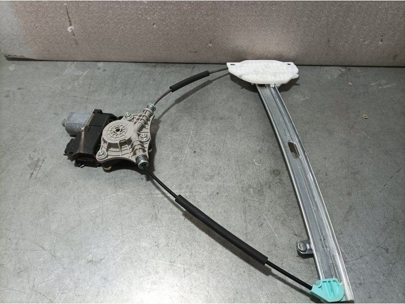 Recambio de elevalunas delantero izquierdo para kia stonic (ybcuv) drive referencia OEM IAM 82401H8110  ELECTRICO 6 PINS SIN REF