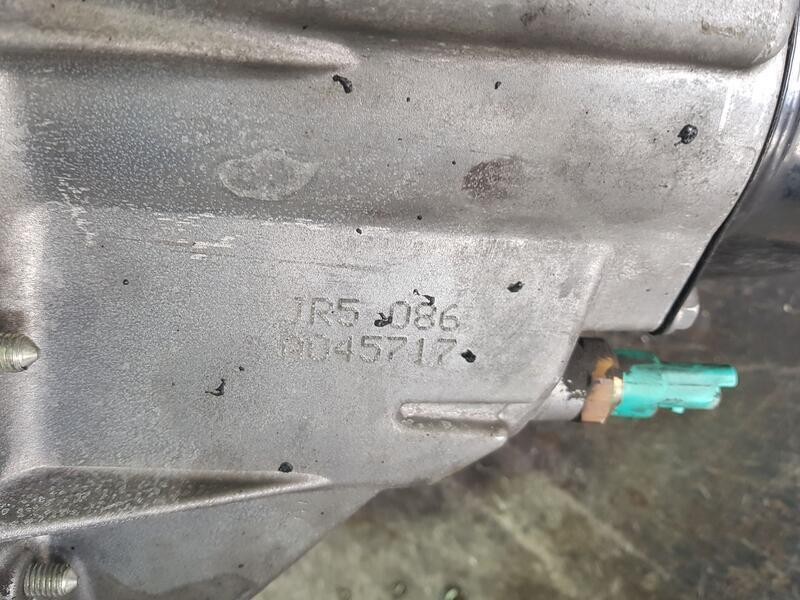 Recambio de caja cambios para dacia sandero stepway essential referencia OEM IAM JR5086 A045717 5 VELOCIDADES