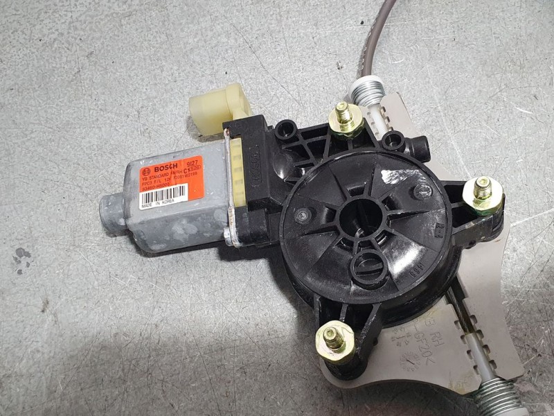 Recambio de elevalunas trasero derecho para kia stonic (ybcuv) drive referencia OEM IAM 83460H8000 F00S1W2198 BOSCH ELELECTRICO 