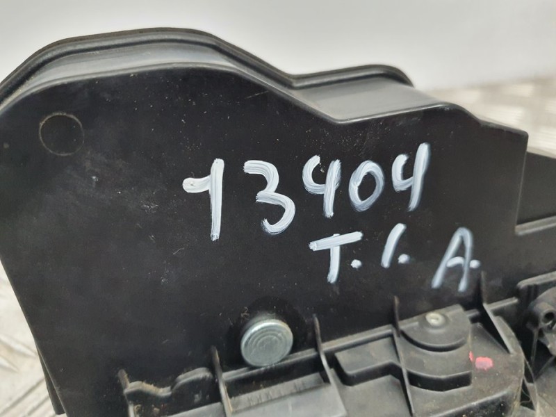 Recambio de cerradura puerta trasera izquierda para bmw x1 (e84) sdrive 18d referencia OEM IAM 7229459  
