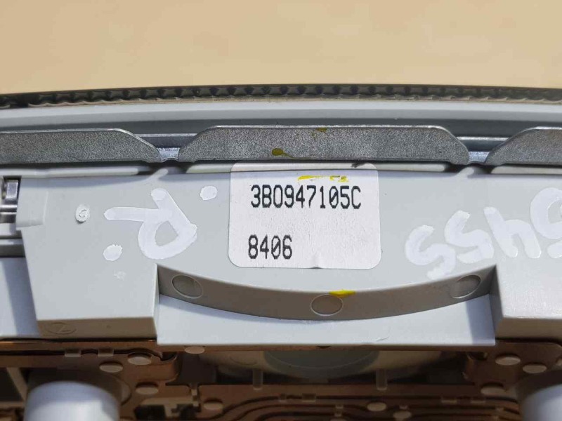 Recambio de luz interior para seat ibiza (kj1) reference referencia OEM IAM 3B0947105C  