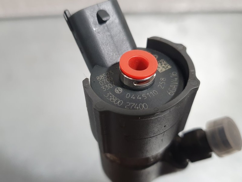 Recambio de inyector para kia sportage 2.0 crdi referencia OEM IAM 3380027400 0445110258 BOSCH