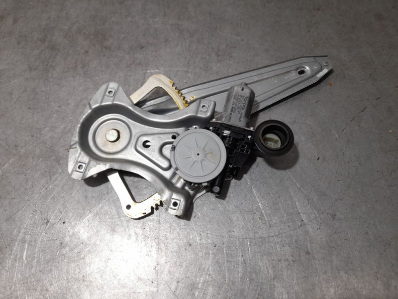 Recambio de elevalunas trasero derecho para toyota corolla (e15) active referencia OEM IAM 6980312180  ELECTRICO 6 PINES