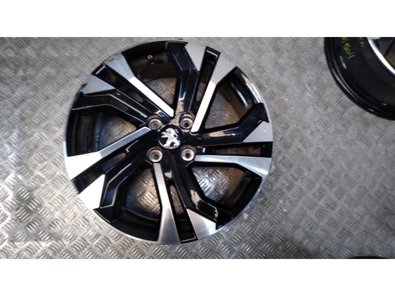Recambio de juego llantas aluminio para peugeot 2008 (p1) allure referencia OEM IAM 6.5X17 4 TORN ET32 ALUMINIO 